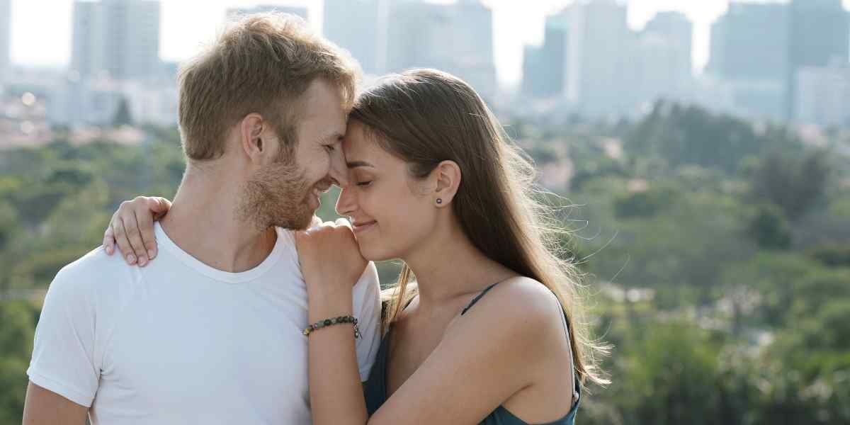 How Does A Cancer Man Act When in Love?