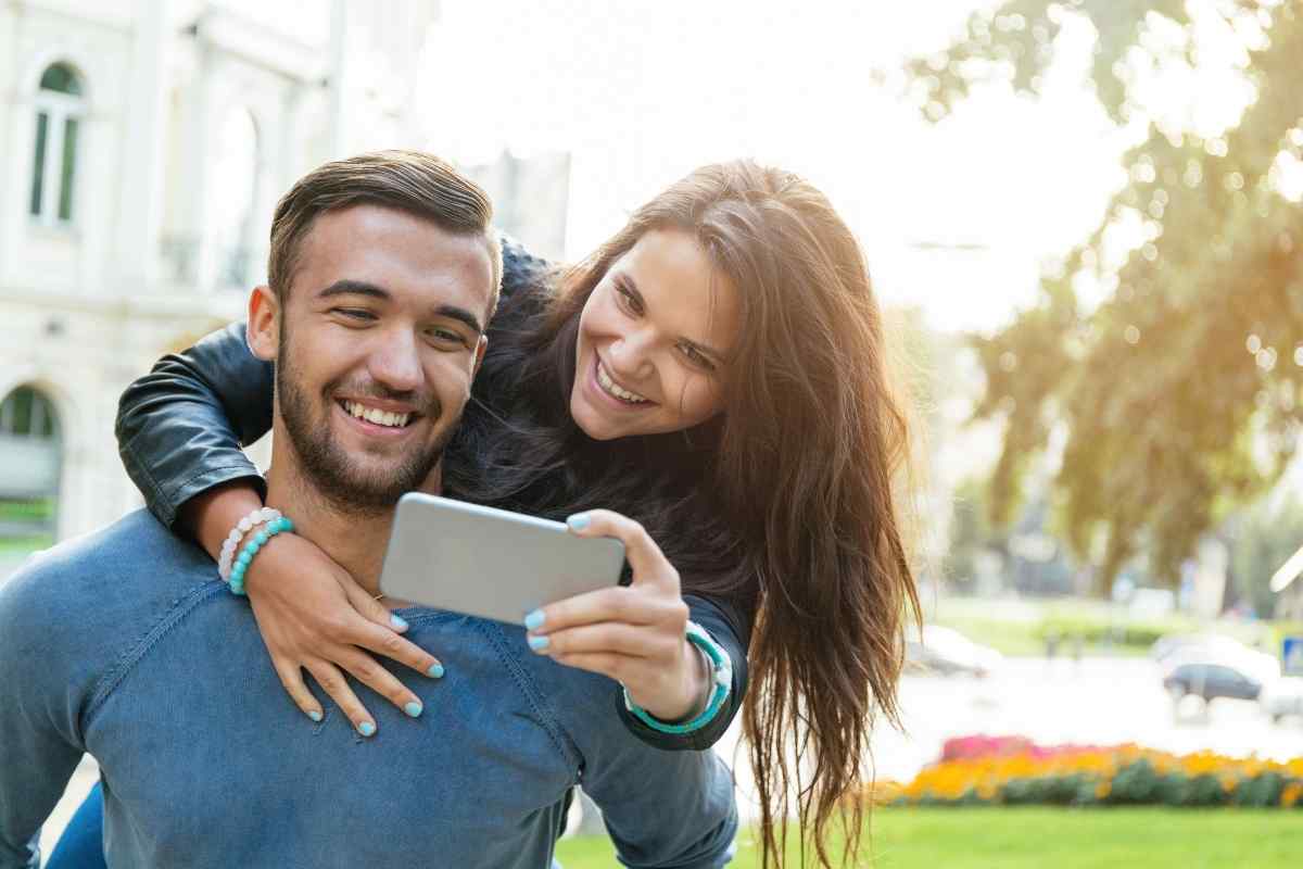 How To Text An Aquarius Woman