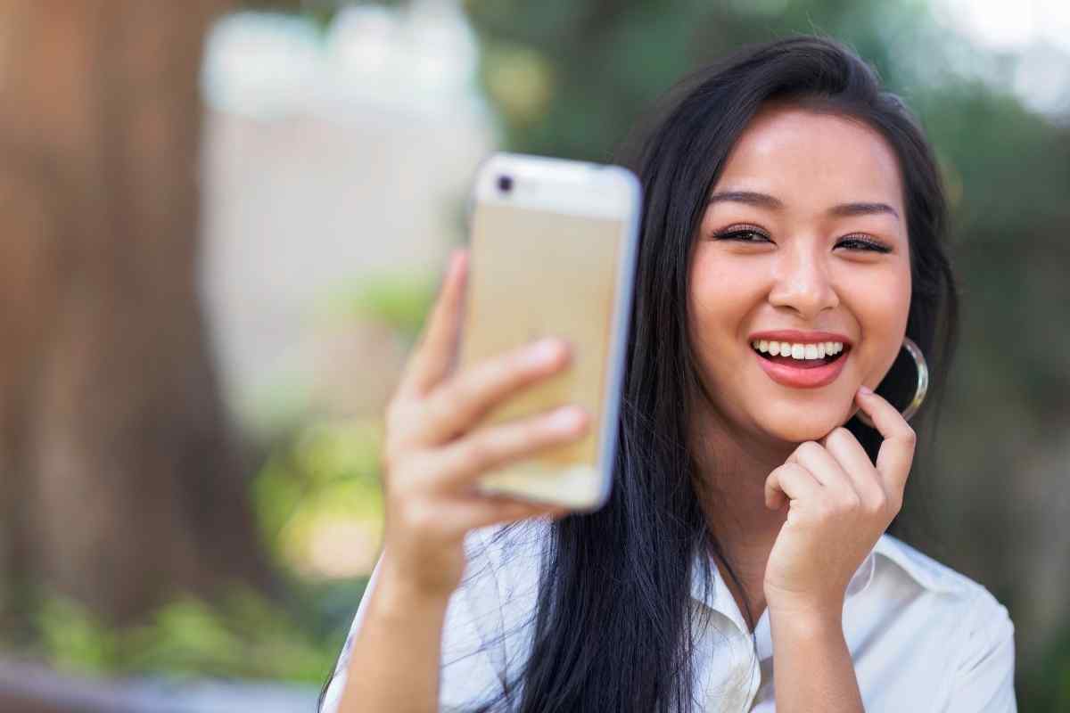 How To Text An Aquarius Woman