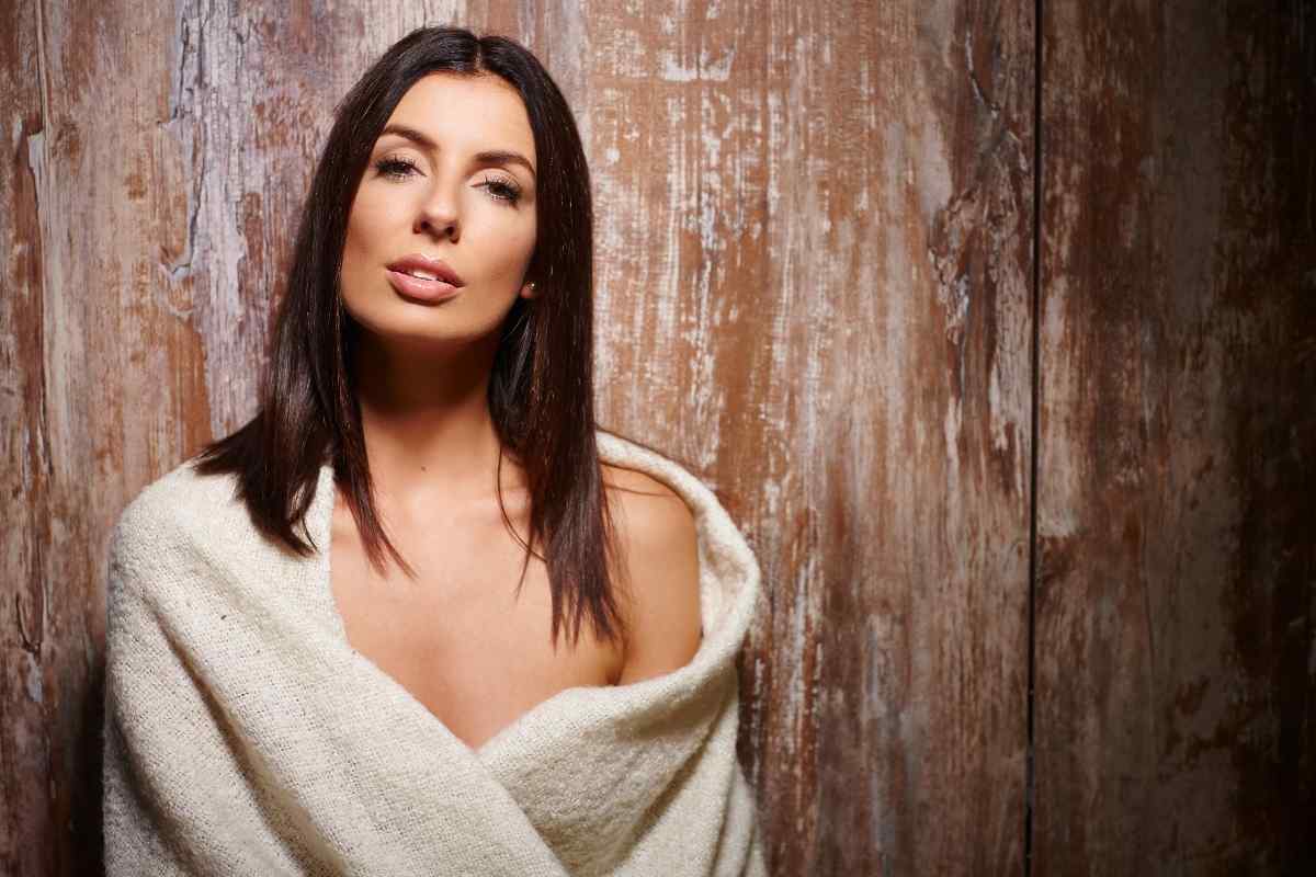 Aquarius Woman in Bed, 7 Steamy Tips To Turn Her On