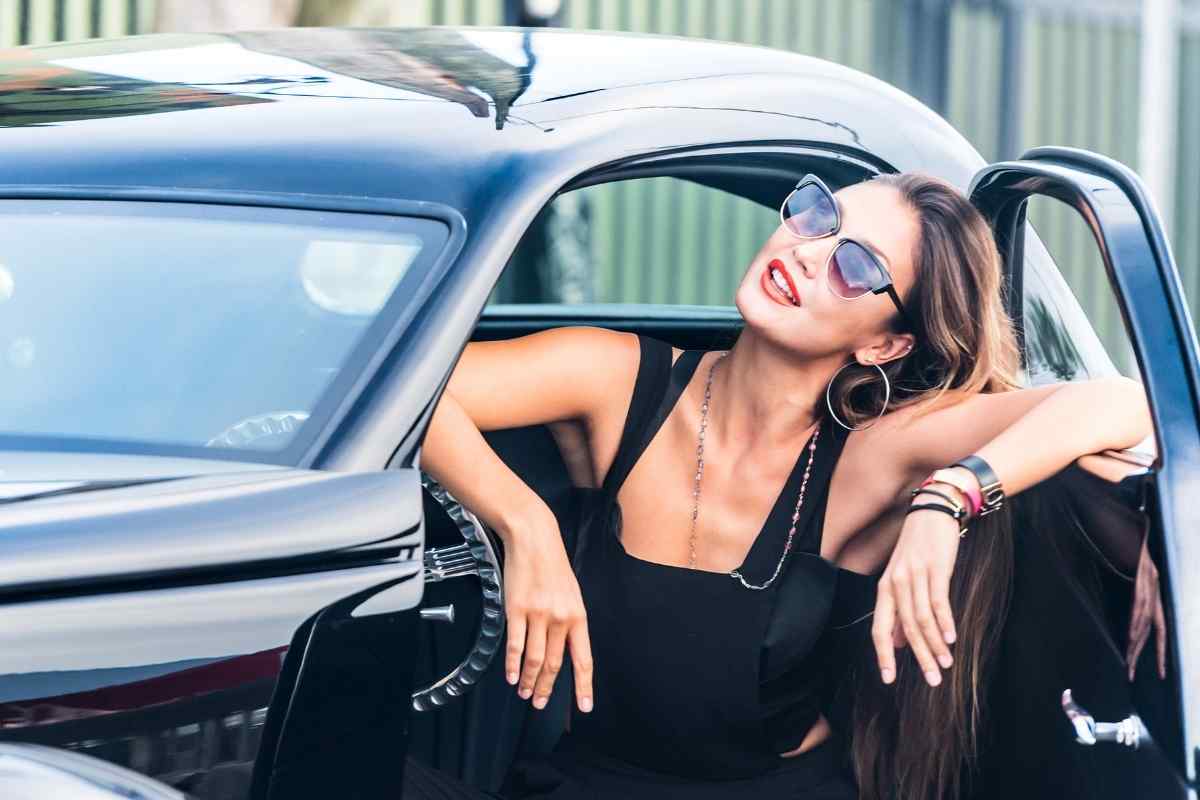 7 Signs A Capricorn Woman Is In Love
