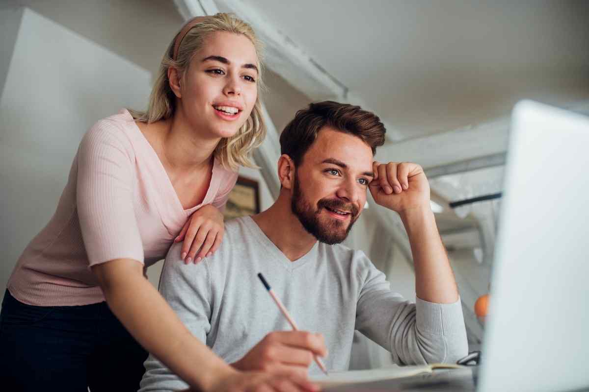 7 Signs A Capricorn Woman Is In Love