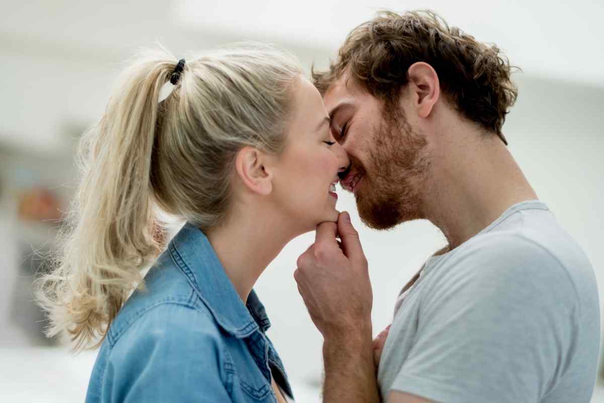 7 Signs An Aquarius Woman Is In Love