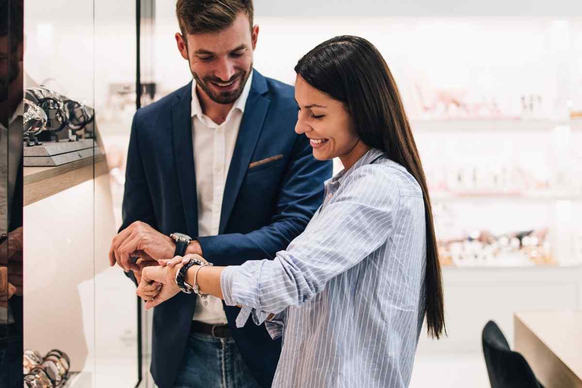 How a Leo man flirts, and why you will know it