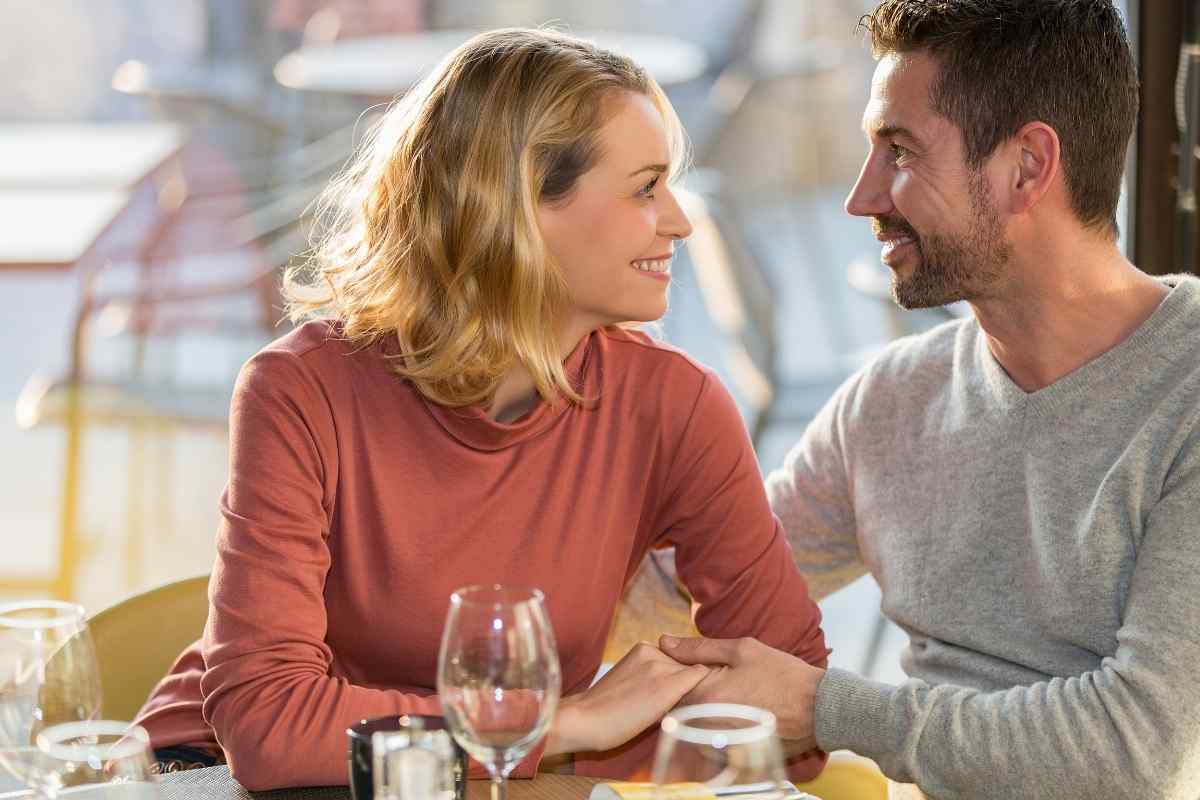 5 Clues A Leo Woman Is Flirting With You