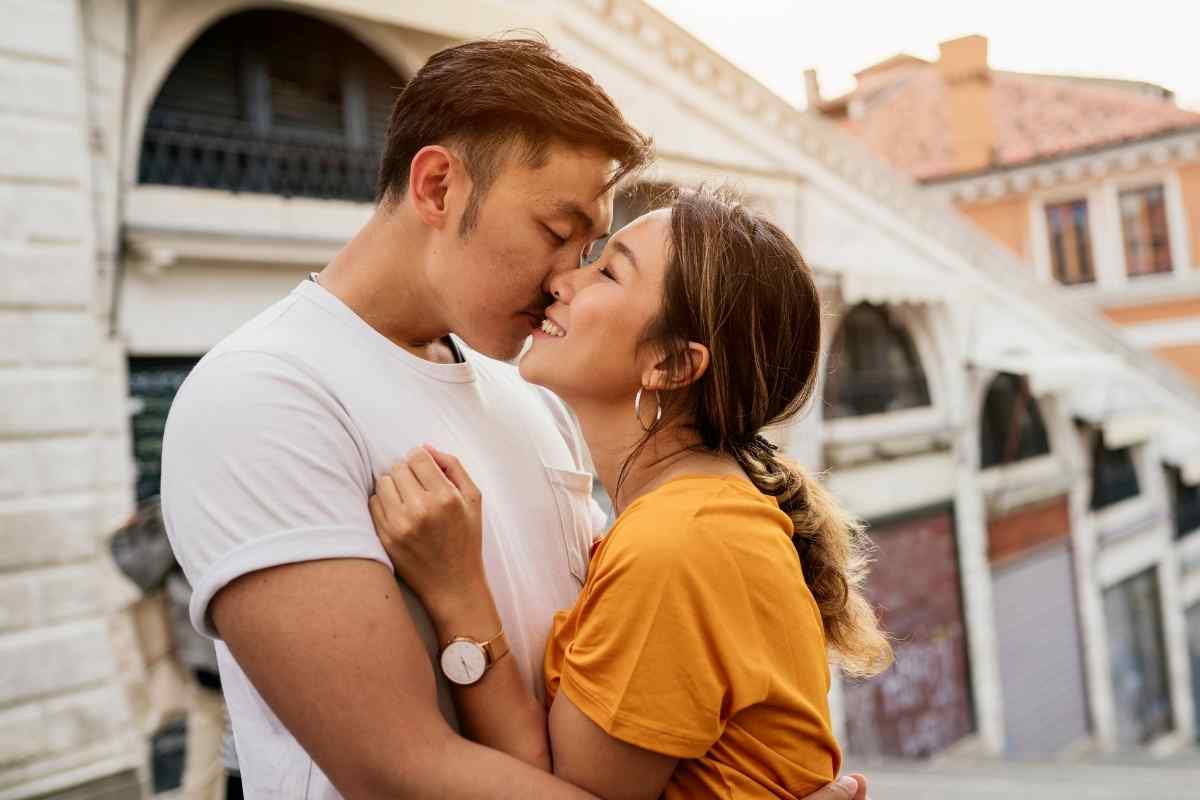 5 Signs A Cancer Man Is Playing You