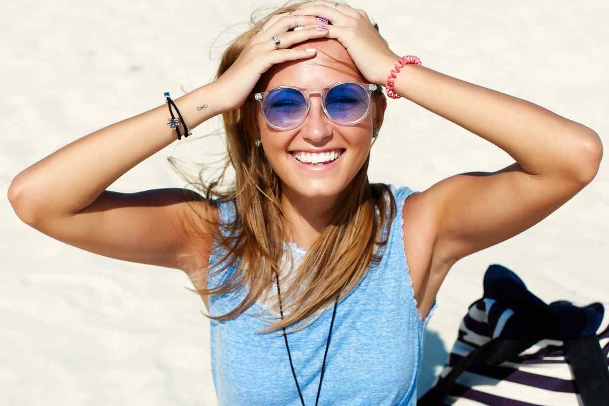 Aries woman reading a confident morning message, bright and energetic setting