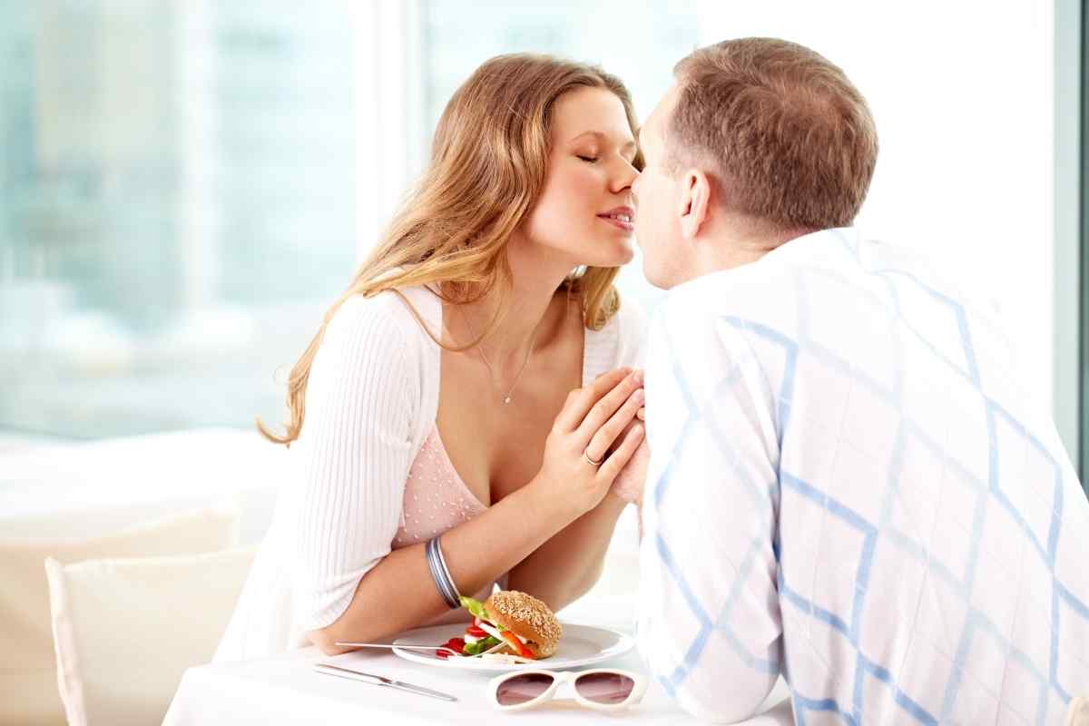 Couple texting in the morning, casual and confident atmosphere